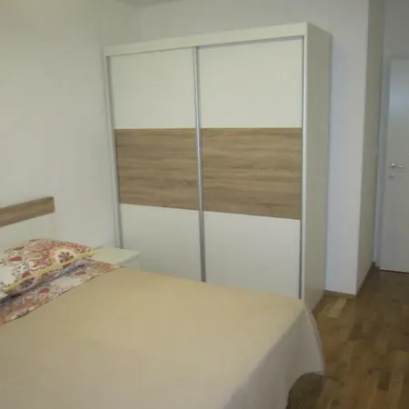 Z&j Apartment *