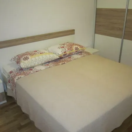 Z&j Apartment *